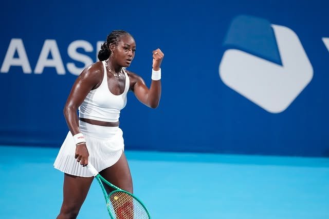 Fist pump, Athens Open